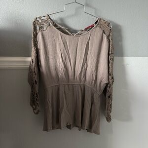 BKE red Green Quarter Length Sleeve Top #484